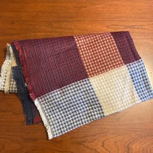 NWOT Women's Acrylic Blanket Scarf Blue, Beige, Garnet, and White One Size